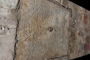 Epigrafe Controfacciata Chiesa dell'abbazia di San Clemente al Vomano